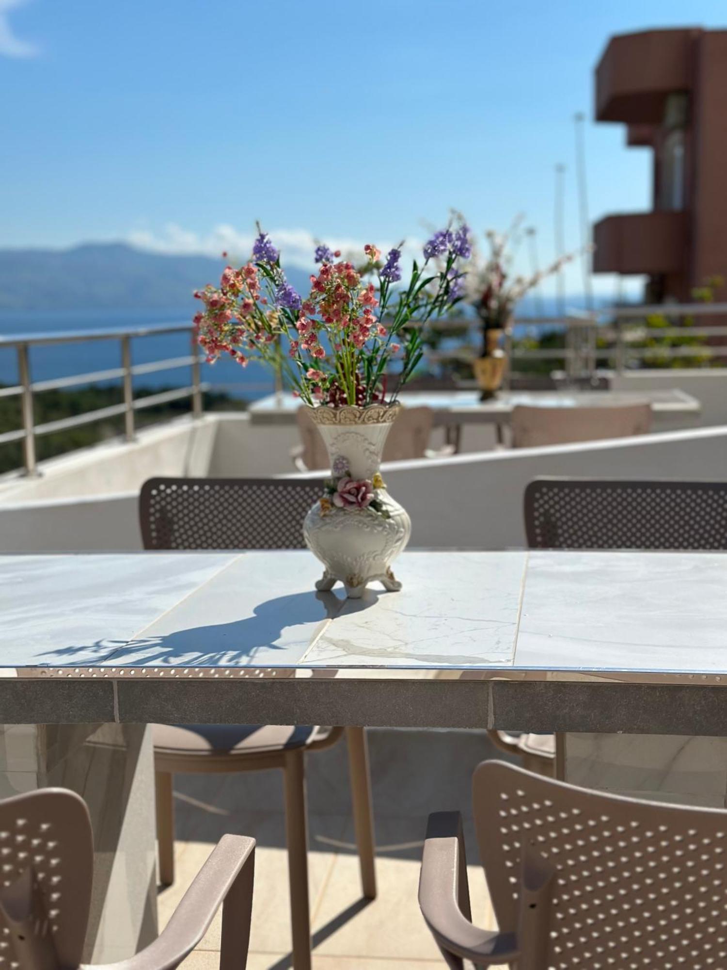 Sunny Holiday Sarandë Exterior foto